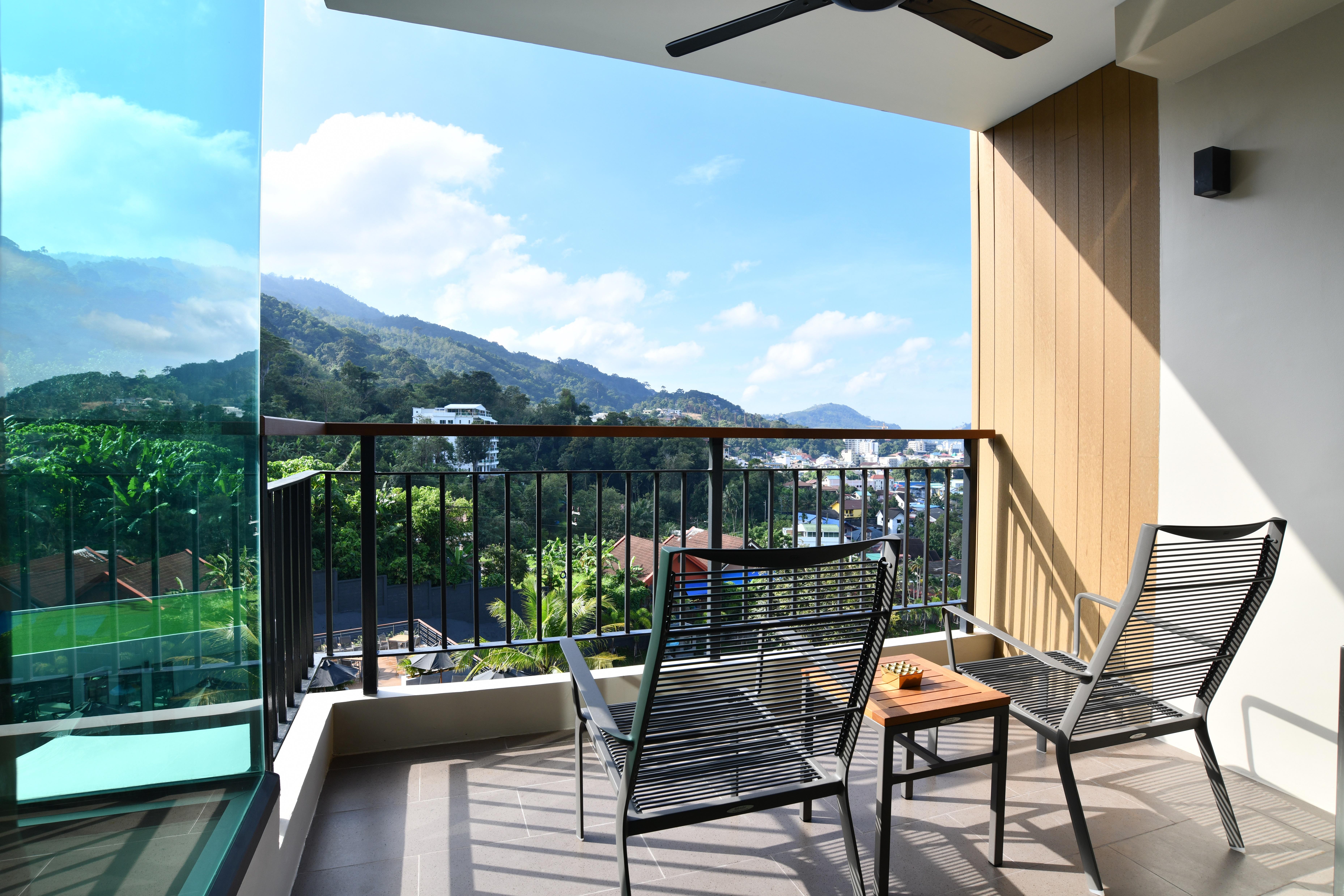 Skyview Resort Phuket Patong Beach Экстерьер фото A balcony