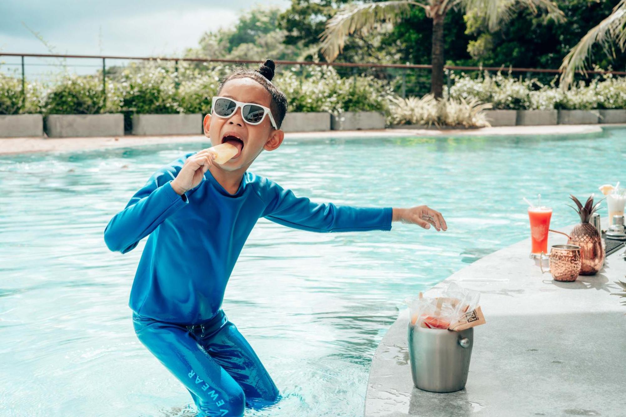 Skyview Resort Phuket Patong Beach Экстерьер фото A child wearing a rash guard