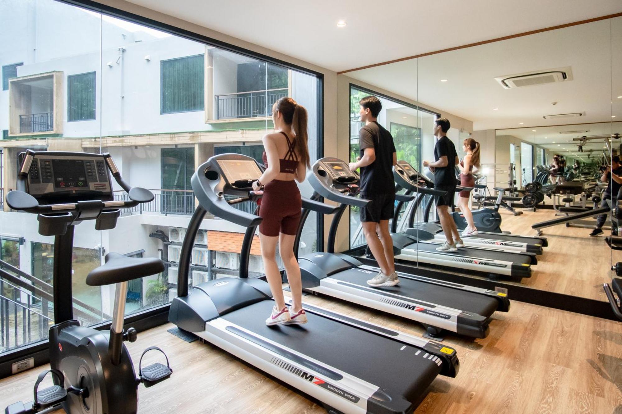 Skyview Resort Phuket Patong Beach Экстерьер фото The gym at the University of Law, Birmingham